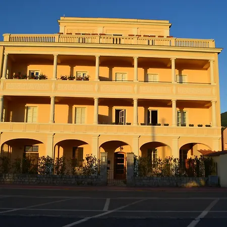 La Liberty Apartment